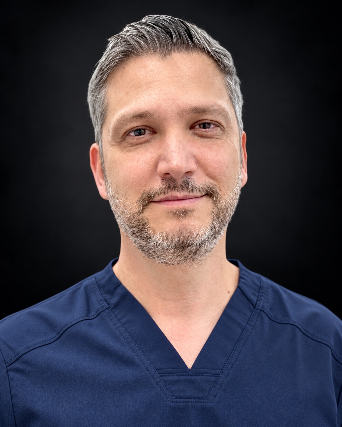 Dr. Gabriel Moina, cirujano plástico especialista en rinoplastia
