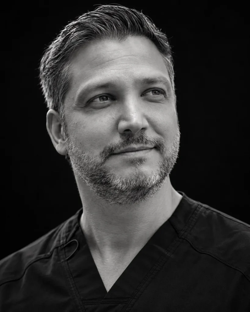 Dr. Gabriel Moina, cirujano plástico y reconstructivo